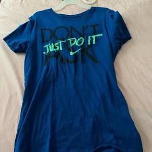 Nike womens blue shirt size medium